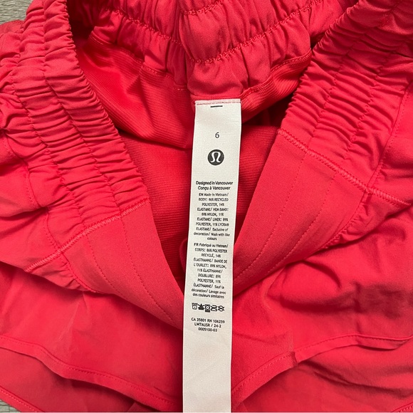 LULULEMON HOTTY HOT LOW-RISE LINED SHORTS 2.5” - Picture 3 of 3